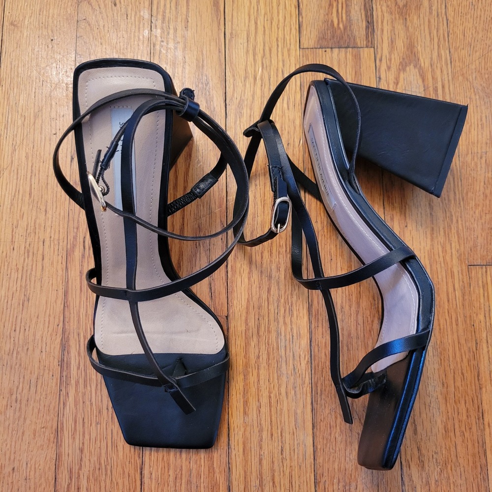 Saks Fifth Avenue Black Strappy Triangle Block Heel Sandals 8. 5M‎ Glam Classy